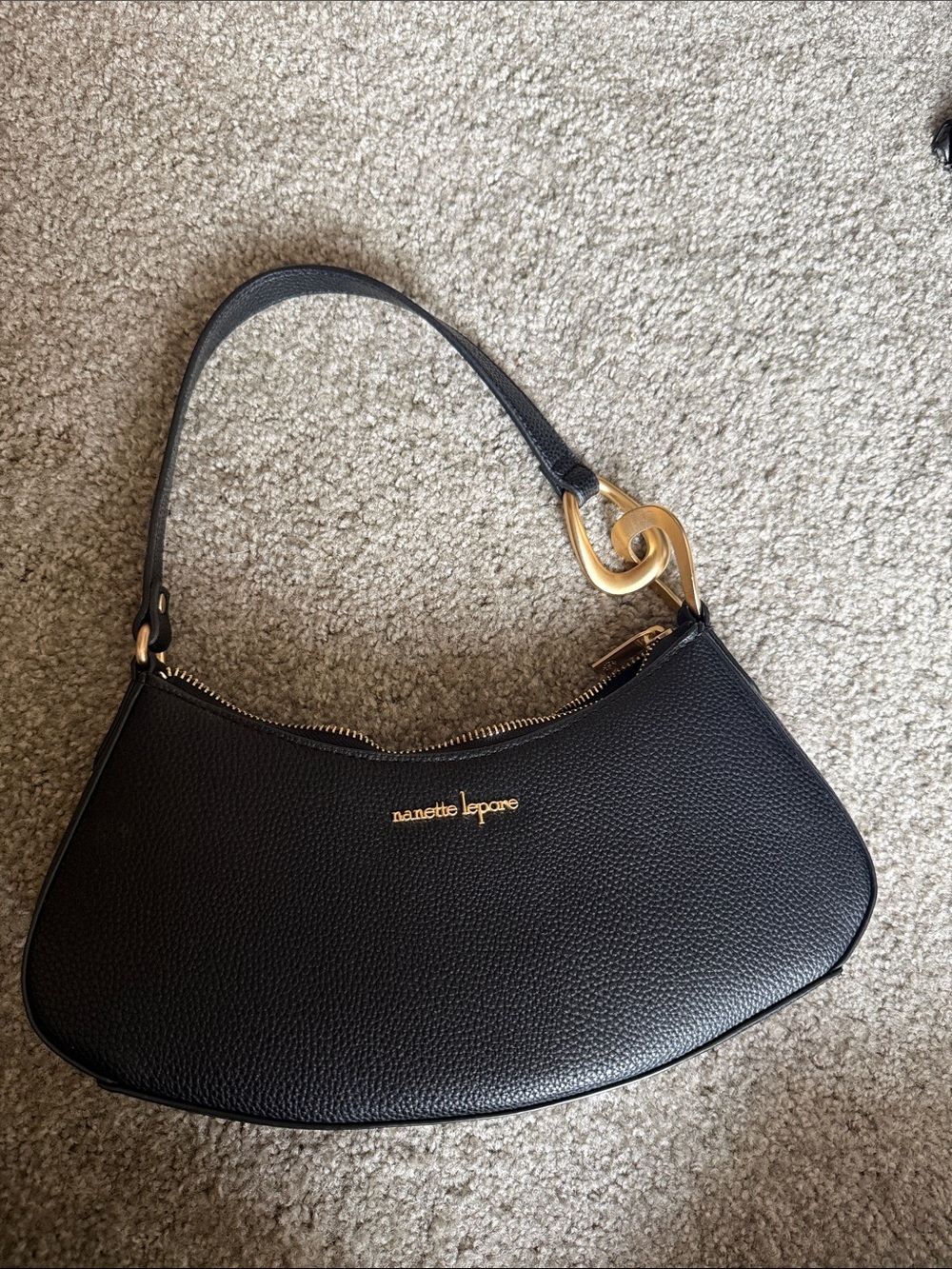 Nanette Lepore
Jaala Oversize Link
Crescent Shoulder Bag